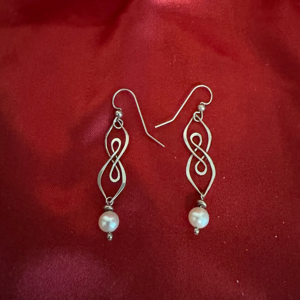 Cultured Pearl in Silver Celtic Knot Drop Earrings EC